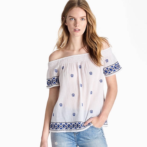 Lucky Brand Tops - ❄️4/$18 Lucky White & Blue Off the Shoulder Top